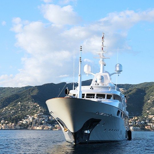 Starfire superyacht on the ocean equipped with Viasat maritime internet